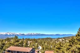MV15 Lakeview Lake Tahoe Townhome with Hot tub close to Skiing - Image 3