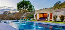 LX1a: Luxury Contemporary Villa in The Middle of Nature - Image 2