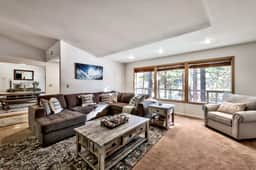 lx21 Beautiful Tahoe family Home - Image 4