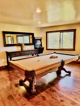 9BR Tahoe Villa, Hot Tub-Sauna-Game Room LX33 - Image 4