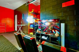 DW7 20 min to Disney Epic, Star Wars, Game room, Pool Luxe - Image 5