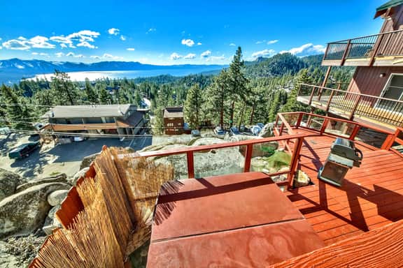 MV15 Lakeview Lake Tahoe Townhome with Hot tub close to Skiing - Image 2