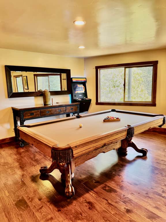 9BR Tahoe Villa, Hot Tub-Sauna-Game Room LX33 - Image 4