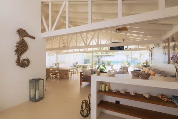 LN5 Charming Oceanfront House on Peru's Northern Coast with Pool - Image 4