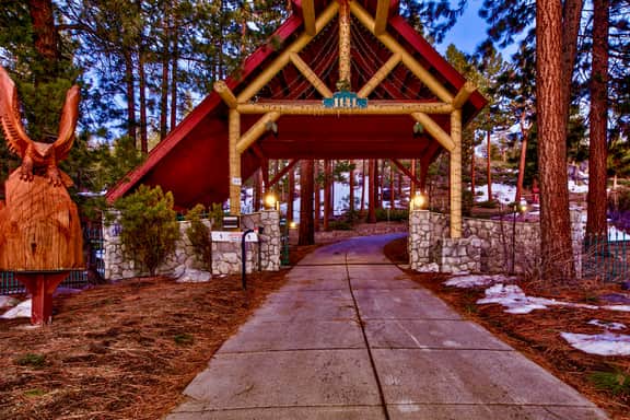 Luxe141 Spacious Luxury  Log Cabin - Image 3