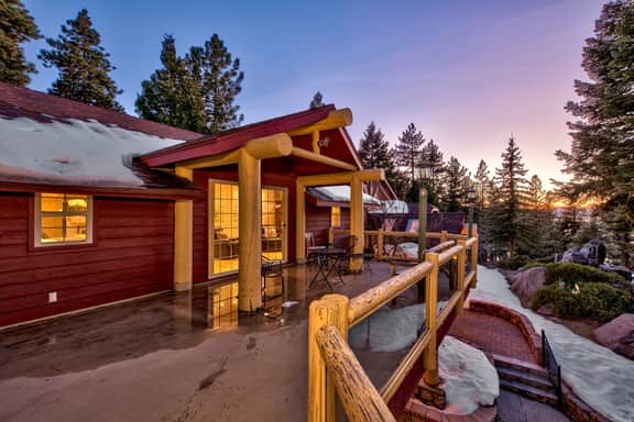 Luxe141 Spacious Luxury  Log Cabin - Image 5