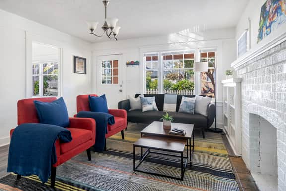 MV121 Walk to the Ocean Pacific Grove Cottage 30 Nts min - Image 3