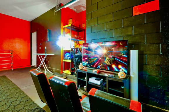 DW7 20 min to Disney Epic, Star Wars, Game room, Pool Luxe - Image 5