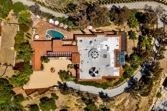 Luxury Chalet Estate perfect for Concourse D'elegance LX4 - Image 3