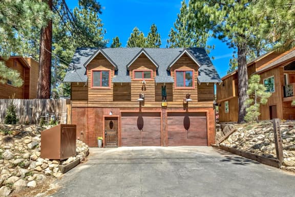 MV30 UNIQUE LAKE TAHOE CABIN WITH GREAT WIFI - Image 1
