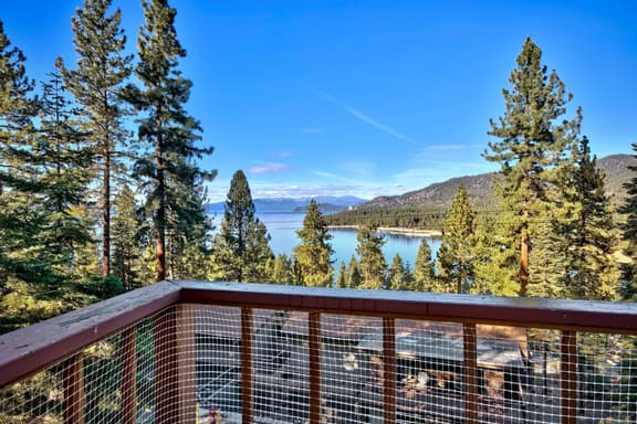 Lx07 Skyfall lakeview house with dry sauna - Image 1