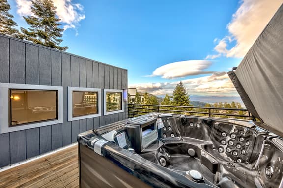 Luxe4 lake Tahoe Luxury Blue Diamond w hot tub and 4 - 4 bath - Image 1