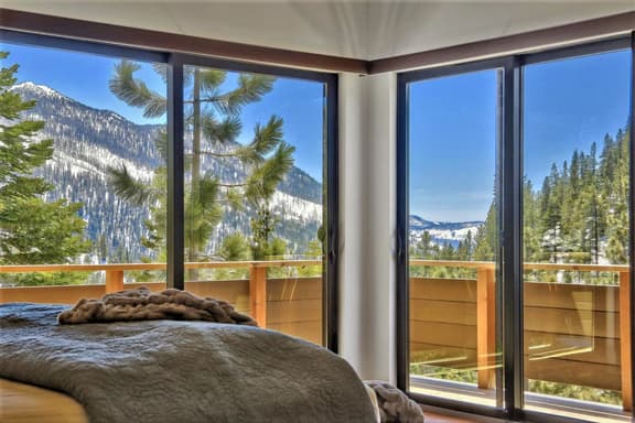 Lx40 Tahoe Mountain view new build private home - Image 1