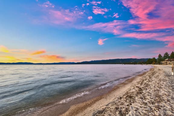Lake Tahoe Luxury Beachfront Retreat Casa Bijou Luxe9 - Image 1