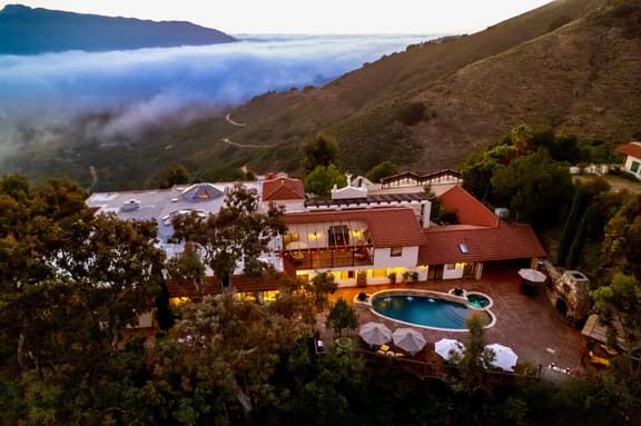 Luxury Chalet Estate perfect for Concourse D'elegance LX4 - Image 1